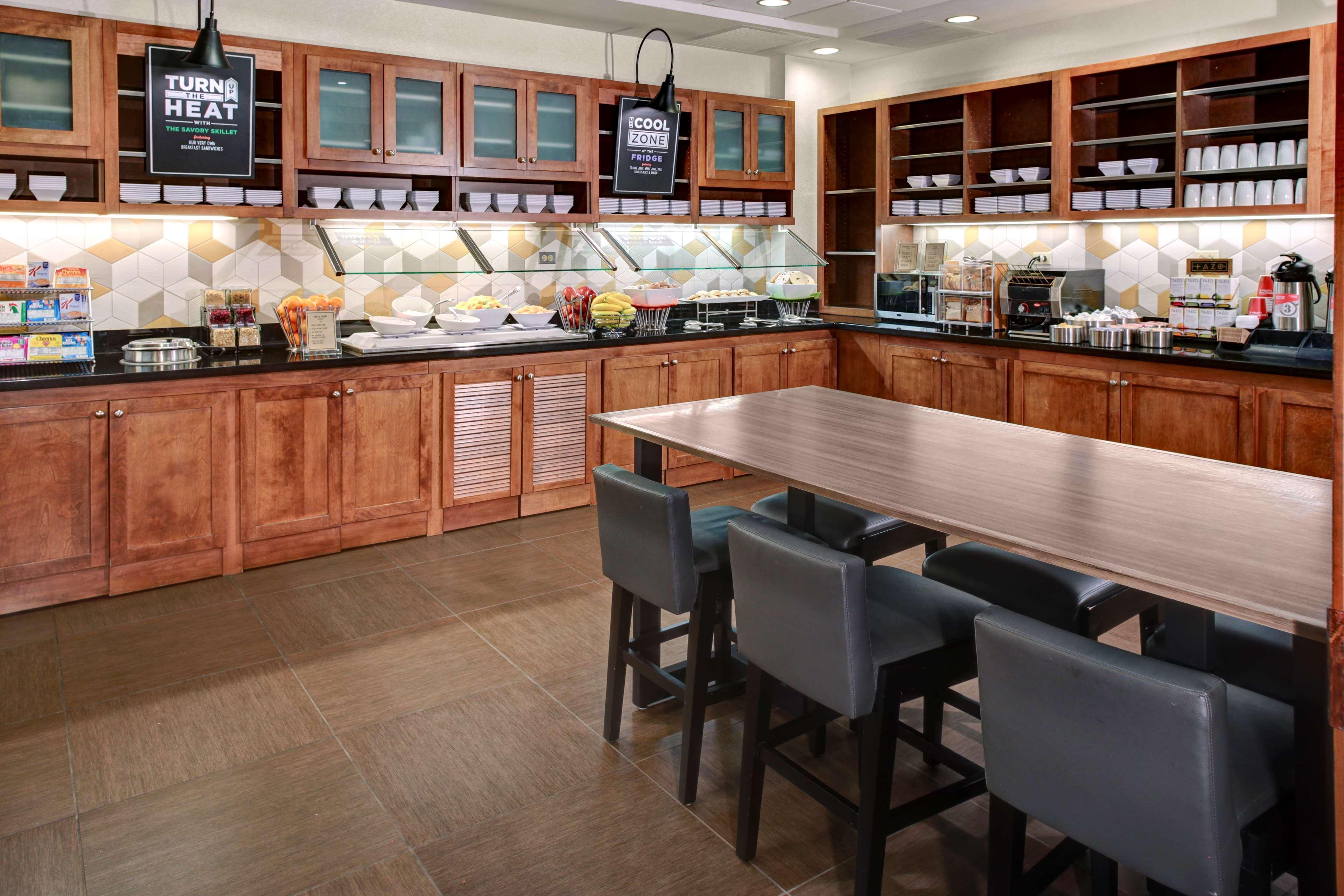 Hyatt Place Charlotte Airport Billy Graham Parkway Экстерьер фото