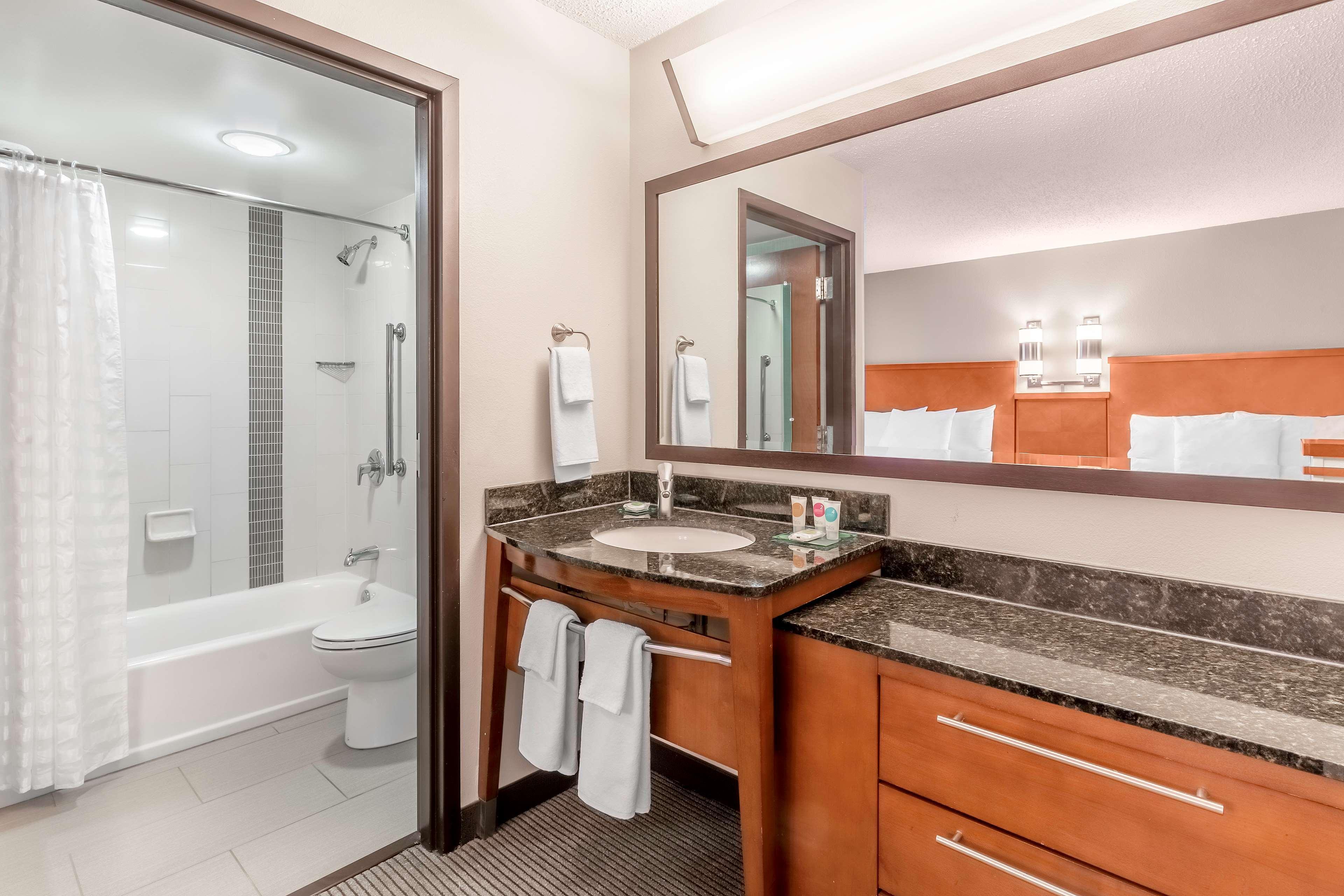 Hyatt Place Charlotte Airport Billy Graham Parkway Экстерьер фото